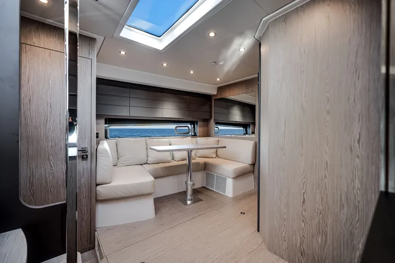 Azimut Atlantis 45 Yacht Photos Pics 