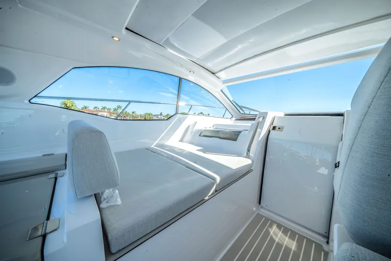 Azimut Atlantis 45 Yacht Photos Pics 