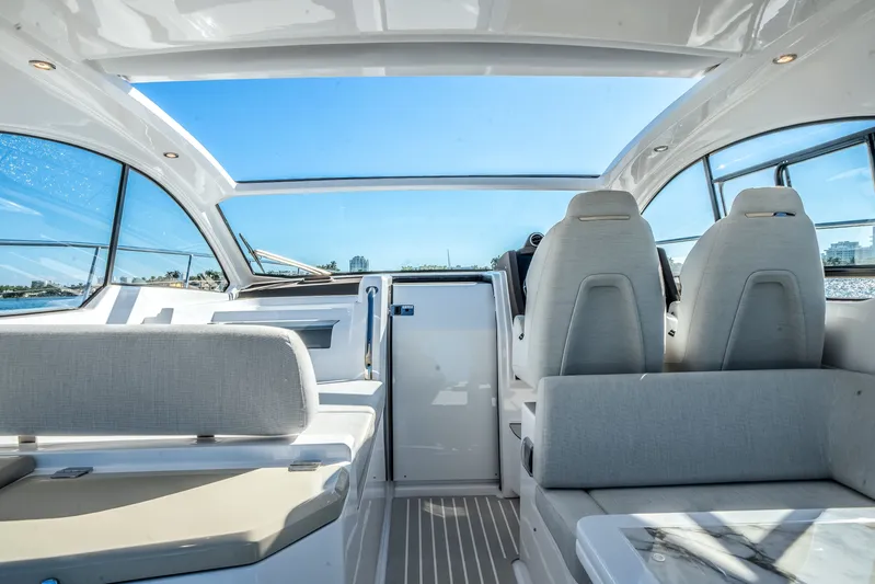 Azimut Atlantis 45 Yacht Photos Pics 