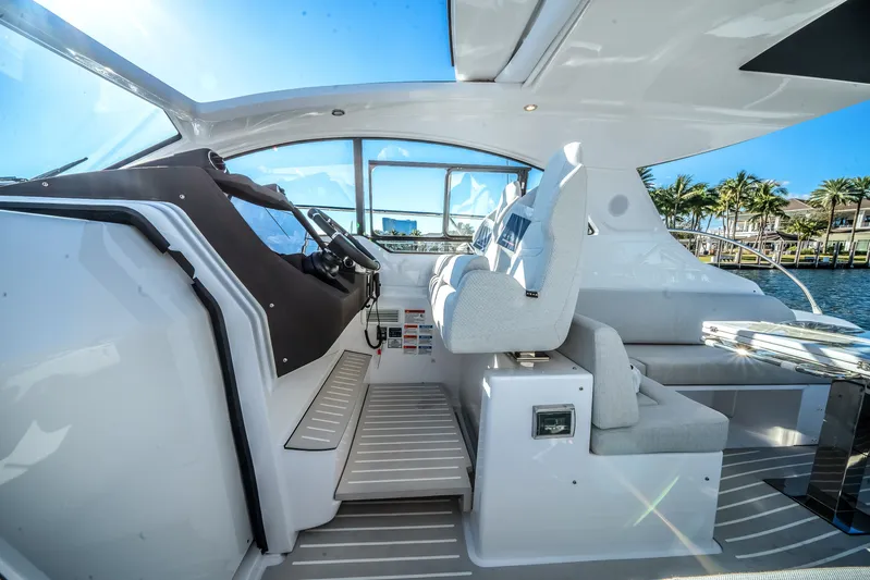 Azimut Atlantis 45 Yacht Photos Pics 