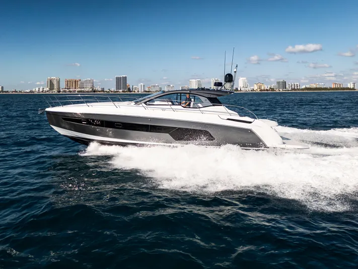 Azimut Atlantis 45 Yacht Photos Pics 