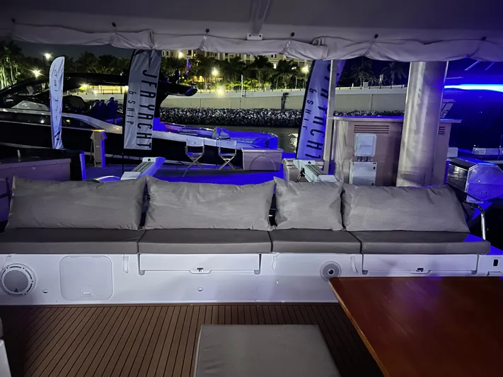 Sundance Yacht Photos Pics 