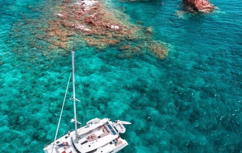 Sundance Yacht Photos Pics 