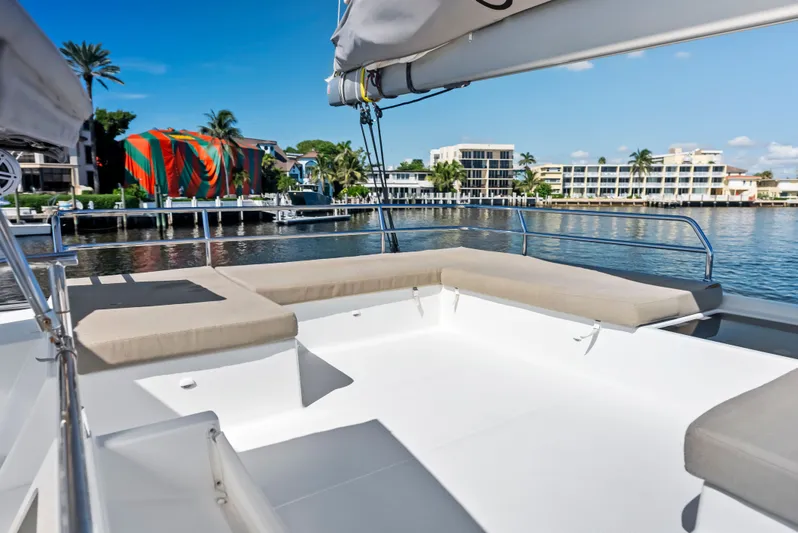 Sundance Yacht Photos Pics 