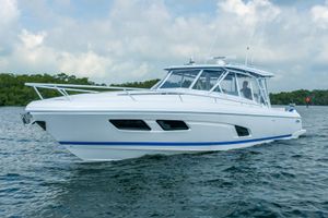 2022 Intrepid 409 Valor