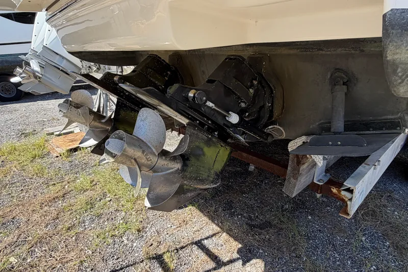  Yacht Photos Pics 2017 Sea Ray Sundancer 310 boat propellers and stern drive on dry land.