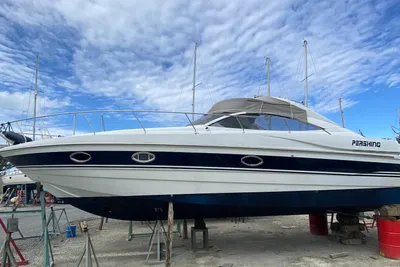 1999 Pershing 37