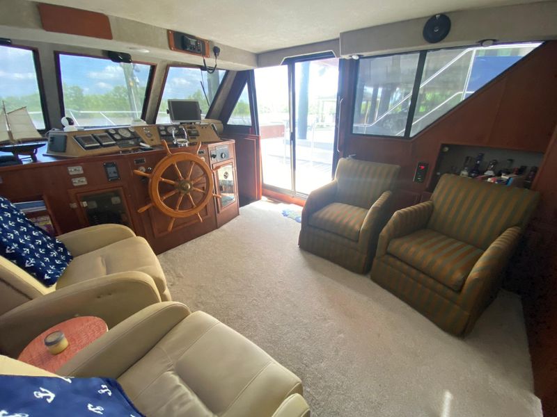 1990 Harbor Master Coastal Pilot House Motoryacht