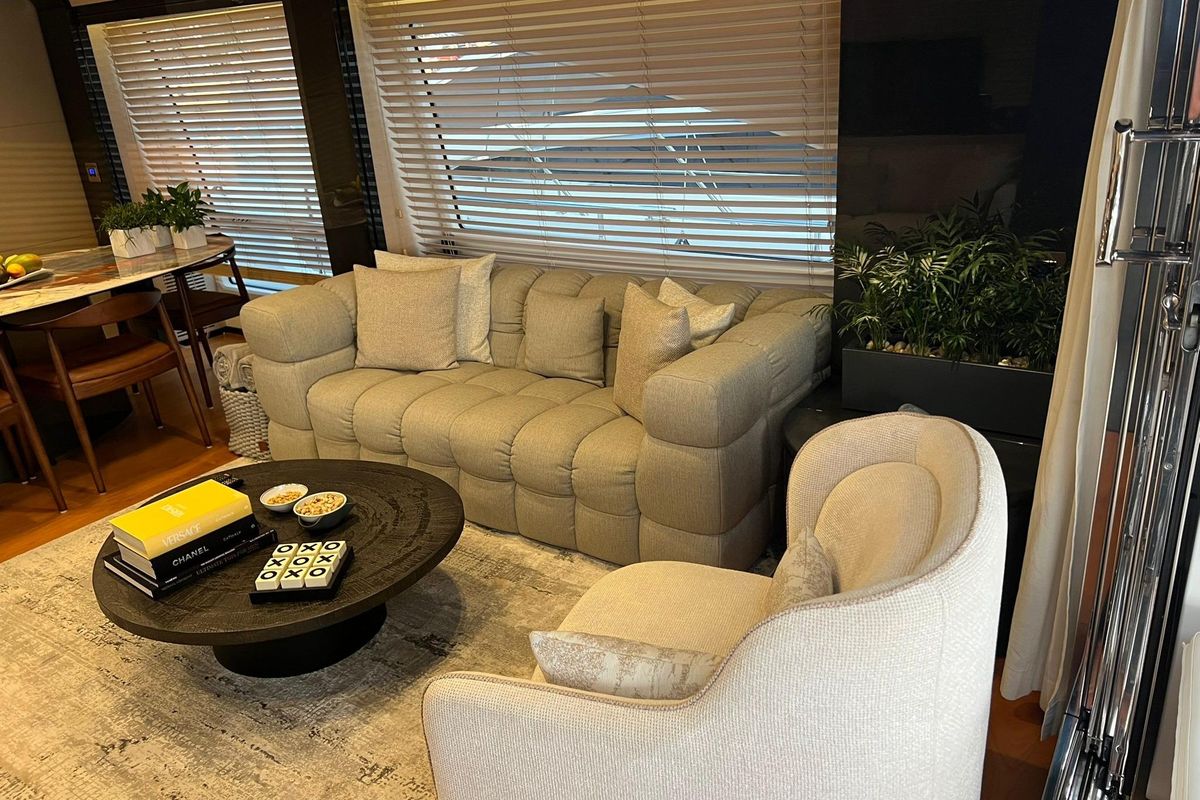 2015 Azimut 82 