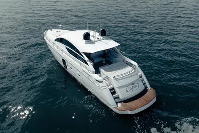 Pershing 64