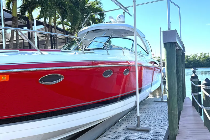  Yacht Photos Pics 2015 Formula 400 Super Sport located in Naples, Florida listed by Ward Yacht Sales