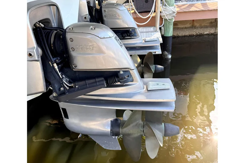  Yacht Photos Pics 2015 Formula 400 Super Sport boat engines docked in water.