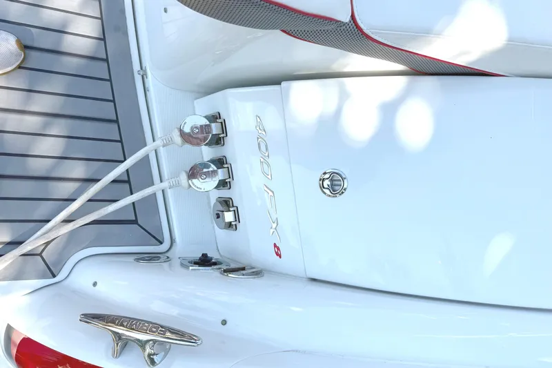  Yacht Photos Pics Rear view of a 2015 Formula 400 Super Sport boat.