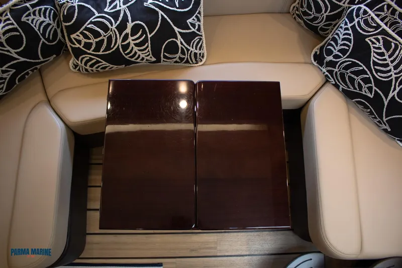 Knot On Call Yacht Photos Pics Hickory Table