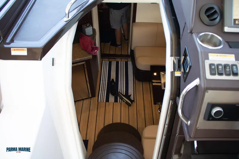 Knot On Call Yacht Photos Pics Cabin Entrance