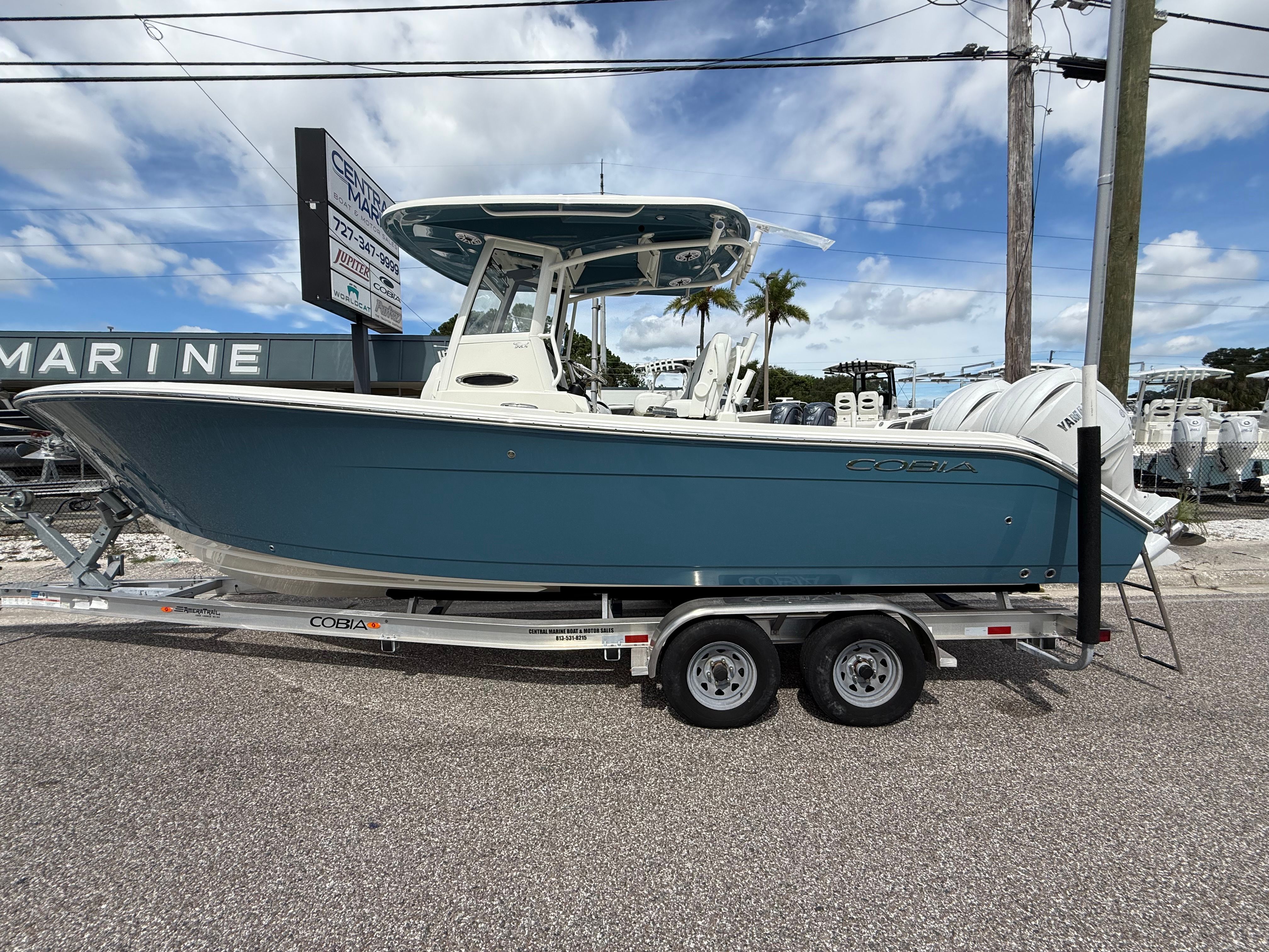 Cobia 265 Center Console