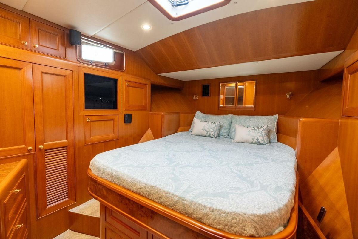2005 Offshore Yachts 54 