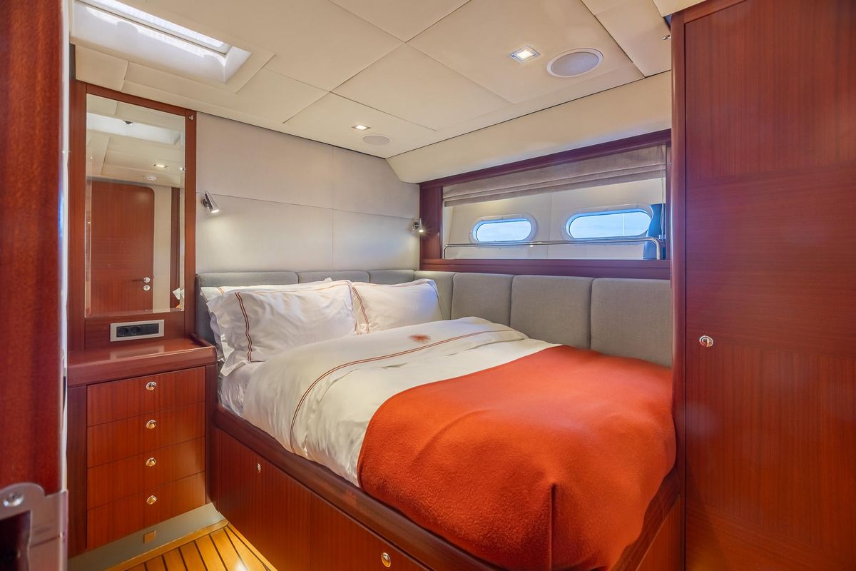 2011 Alia Yachts 82 