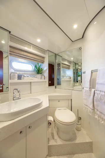 Assai Yacht Photos Pics Luxurious bathroom on the 2011 Alia Yachts Warwick 82 LK, featuring modern fixtures and elegant design.