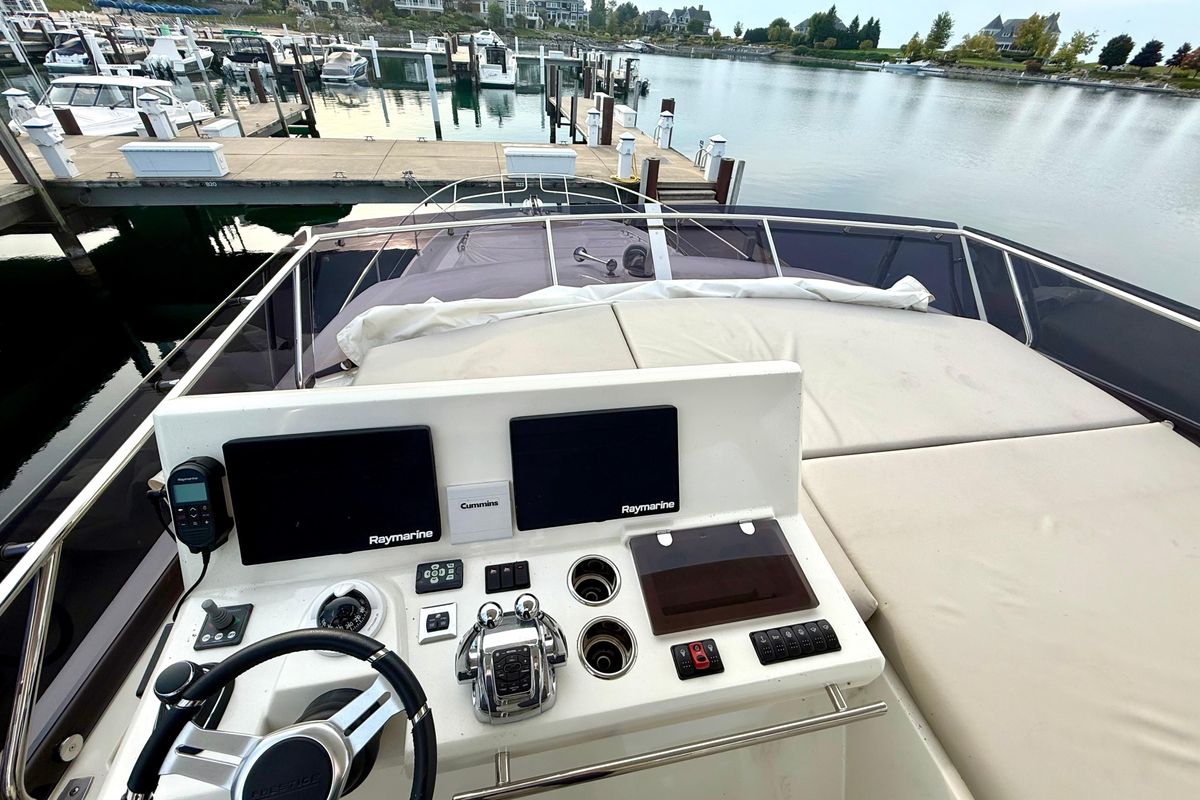 2020 Prestige 61 