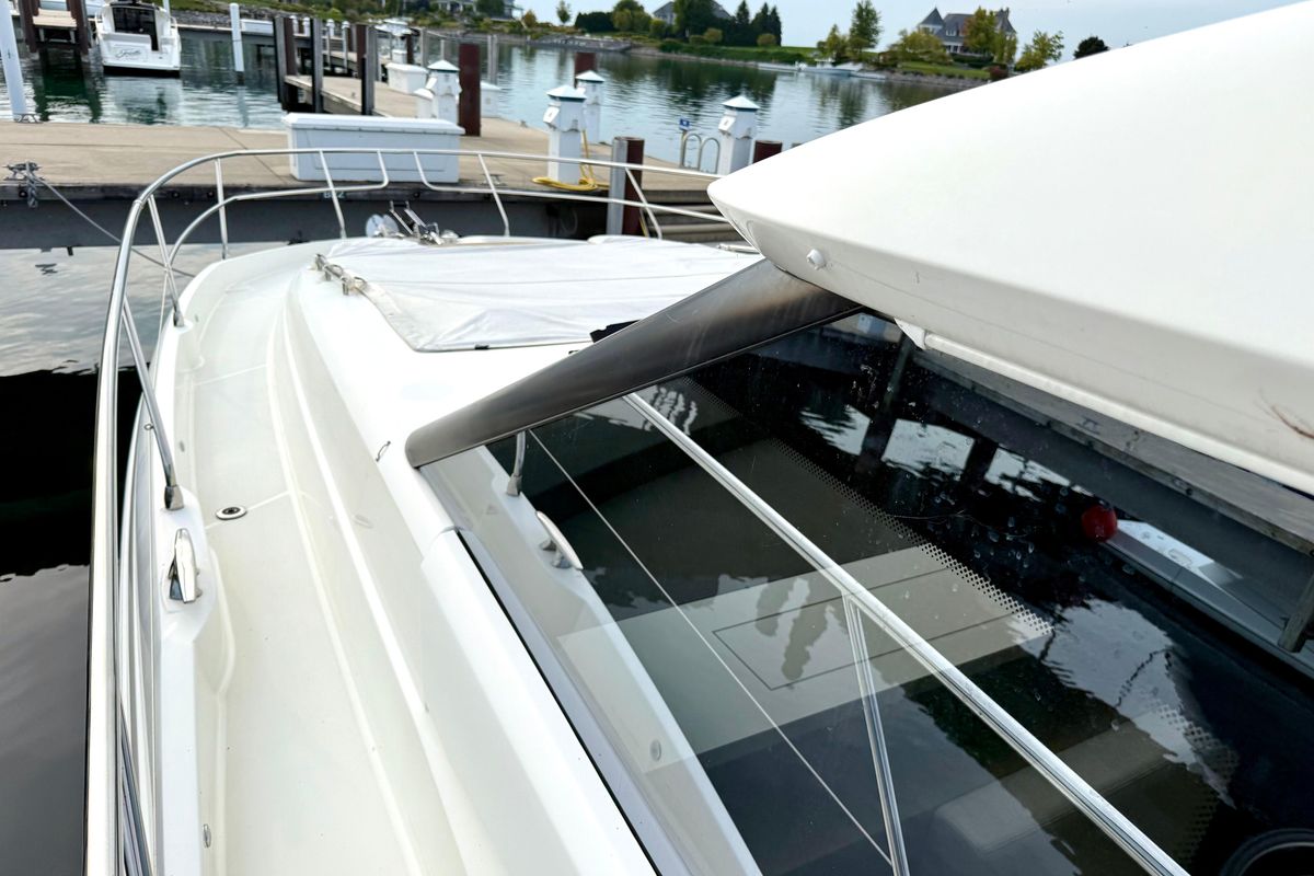 2020 Prestige 61 