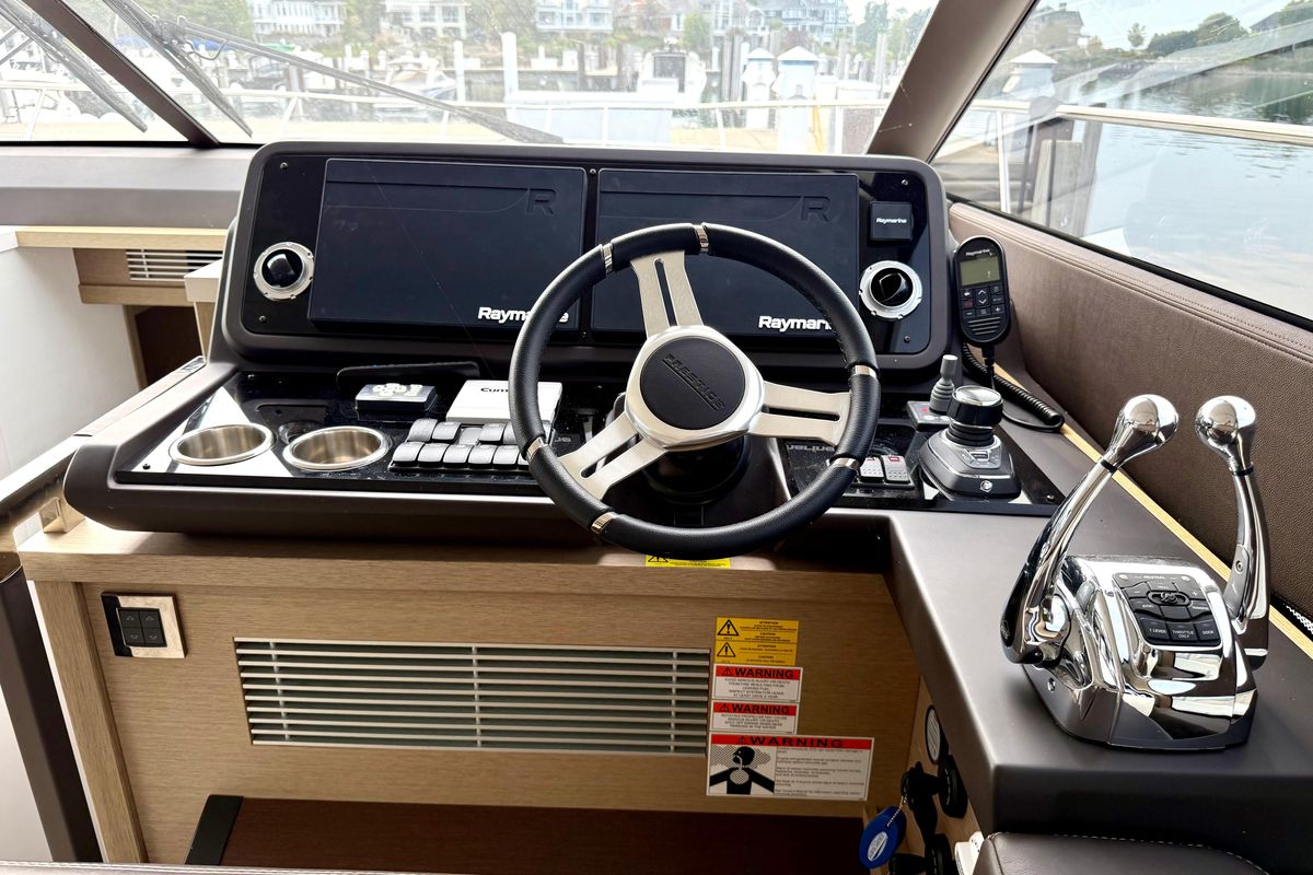 2020 Prestige 61 