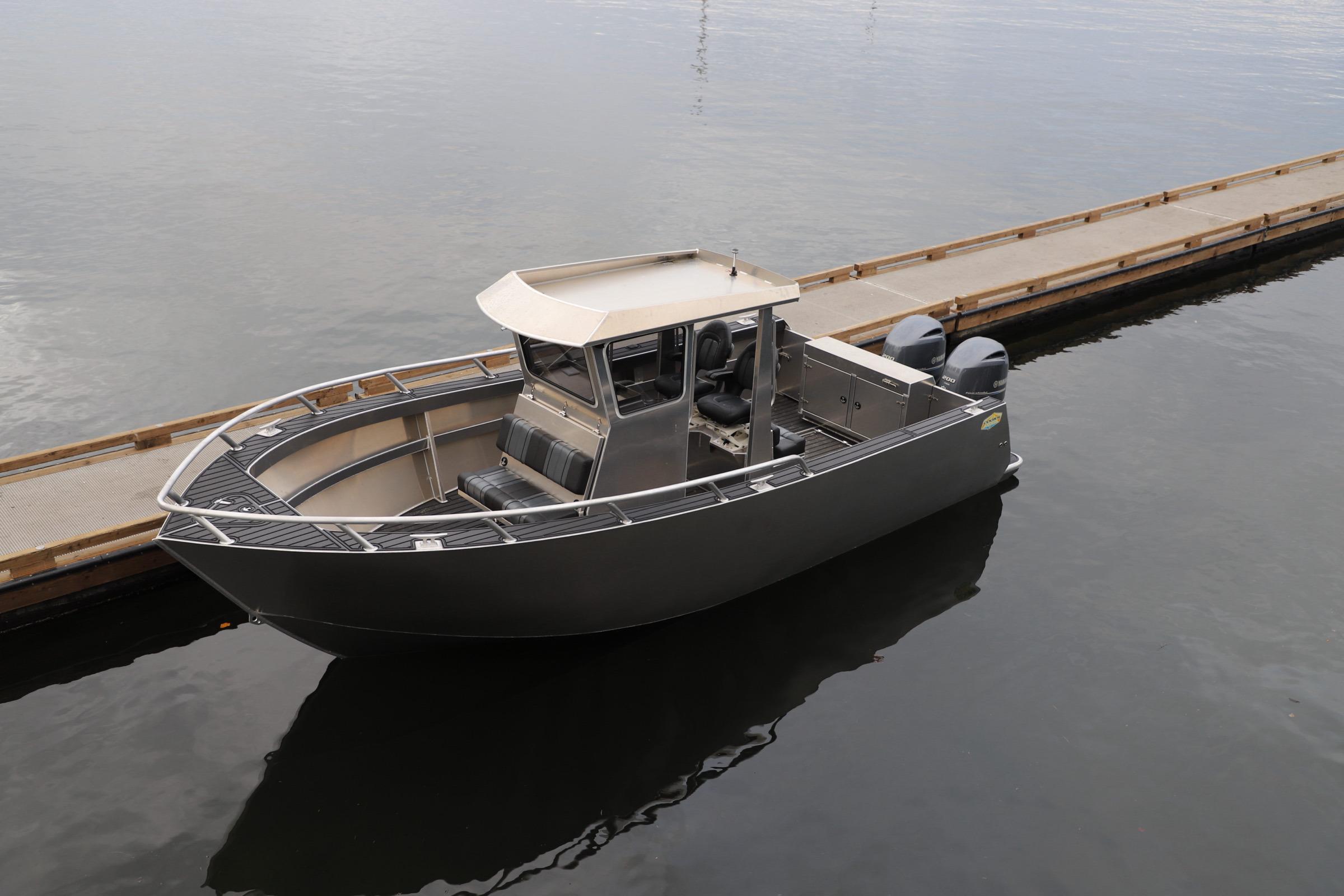 Custom Cook's Marine 27 Centre Console