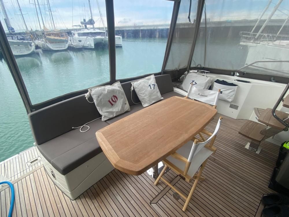 2016 Prestige 49 