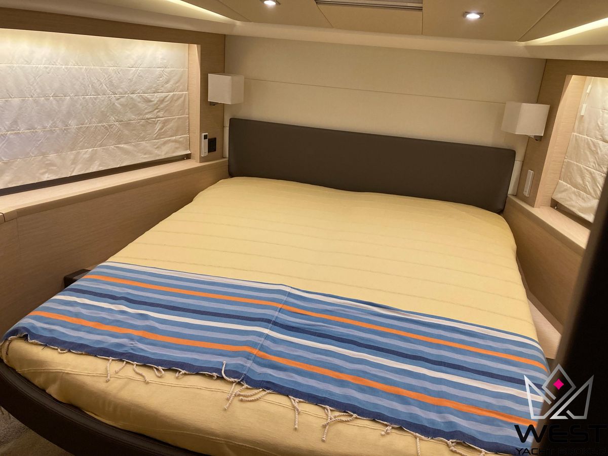 2016 Prestige 49 