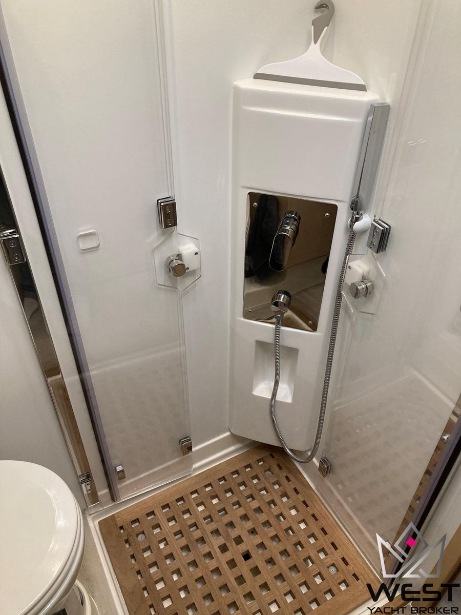 2016 Prestige 49 