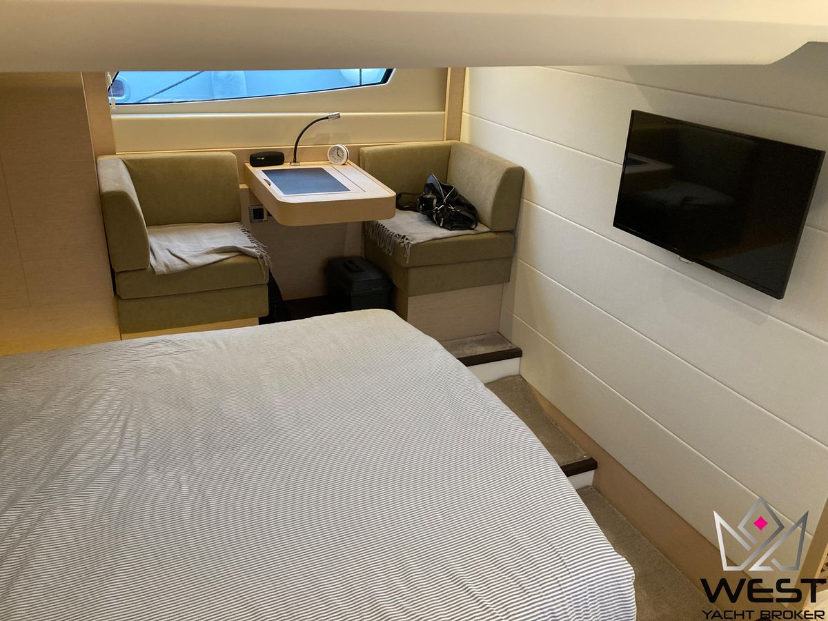 2016 Prestige 49 