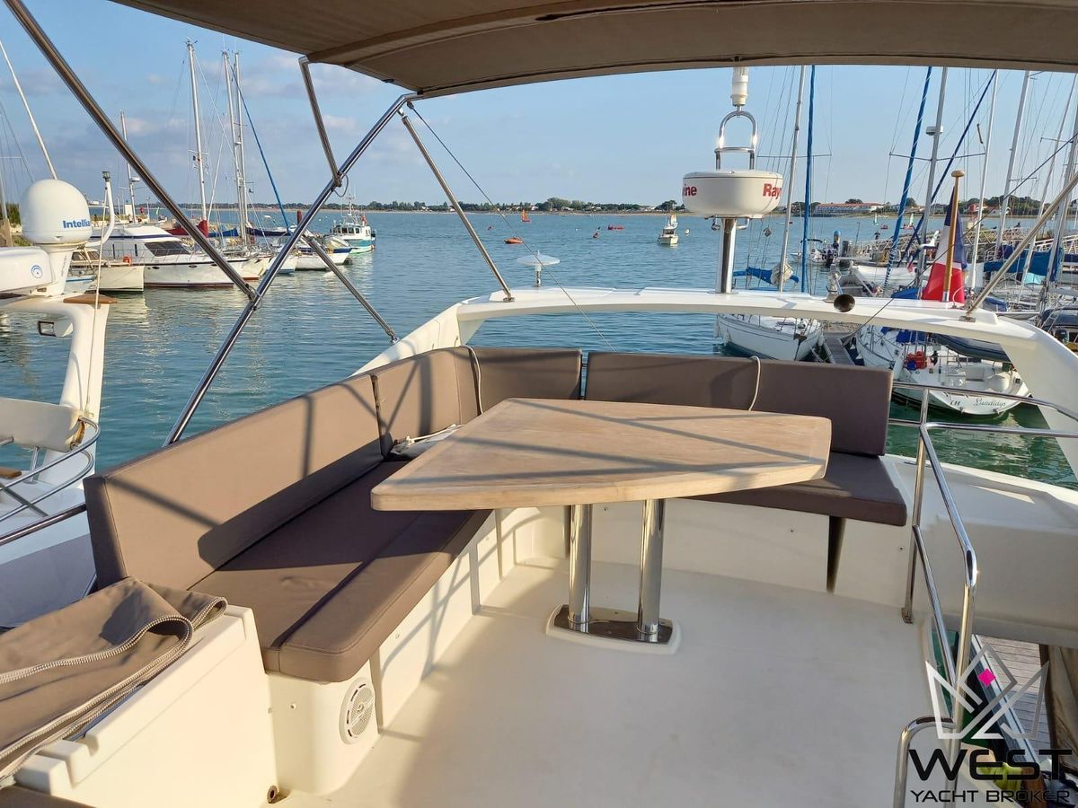 2016 Prestige 49 