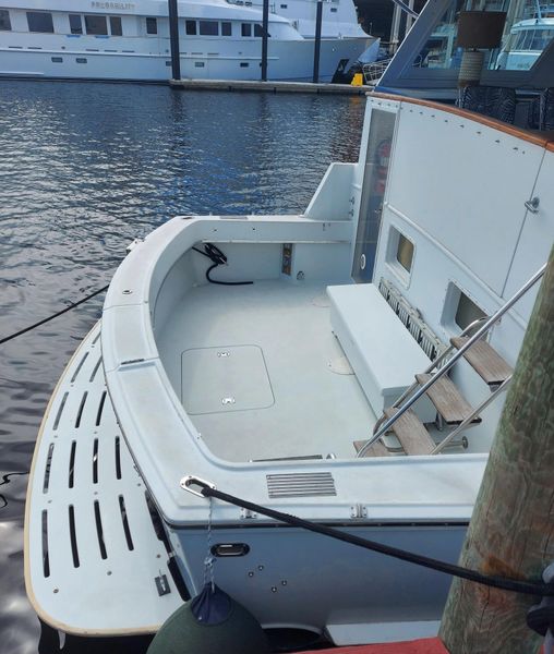 1987 Hatteras 77 Cockpit Motor Yacht