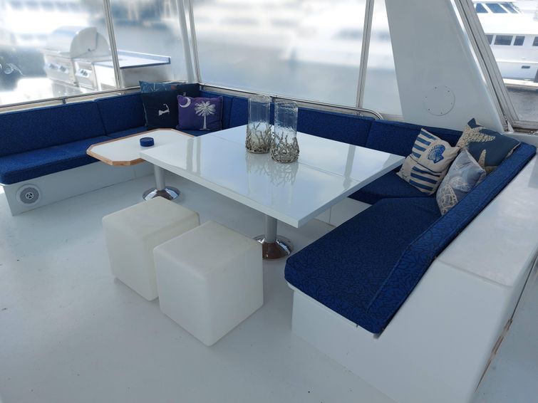 1987-77-hatteras-77-cockpit-motor-yacht