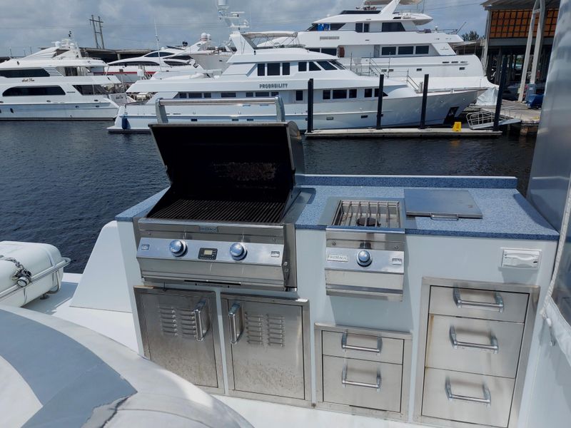 1987 Hatteras 77 Cockpit Motor Yacht