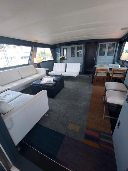 1987-77-hatteras-77-cockpit-motor-yacht
