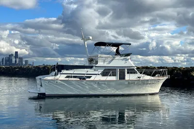 Tollycraft 40 Tri-Cabin MY