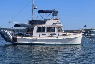 Grand Banks 32 Flybridge Trawler (Hull#683)