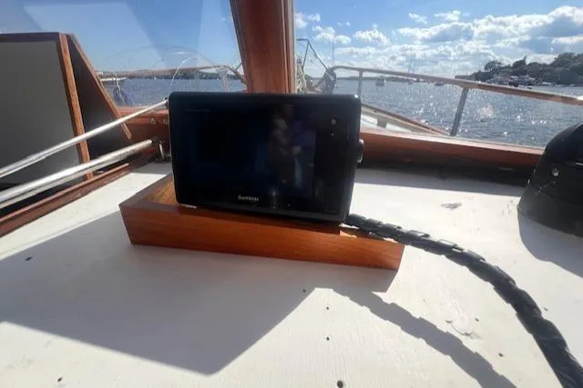 Amadon Light Yacht Photos Pics 