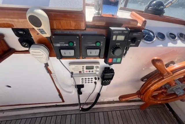 Amadon Light Yacht Photos Pics 