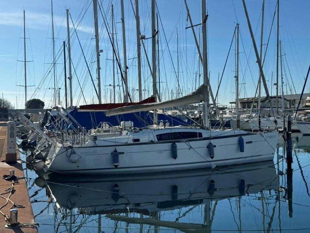 2010 Beneteau Oceanis 40