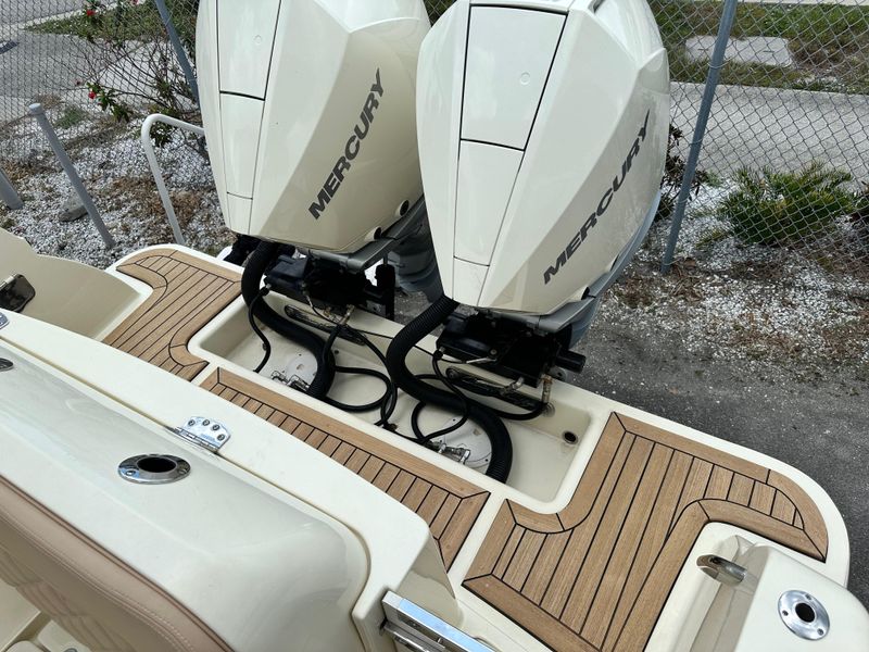 2019 Chris-Craft Catalina 30