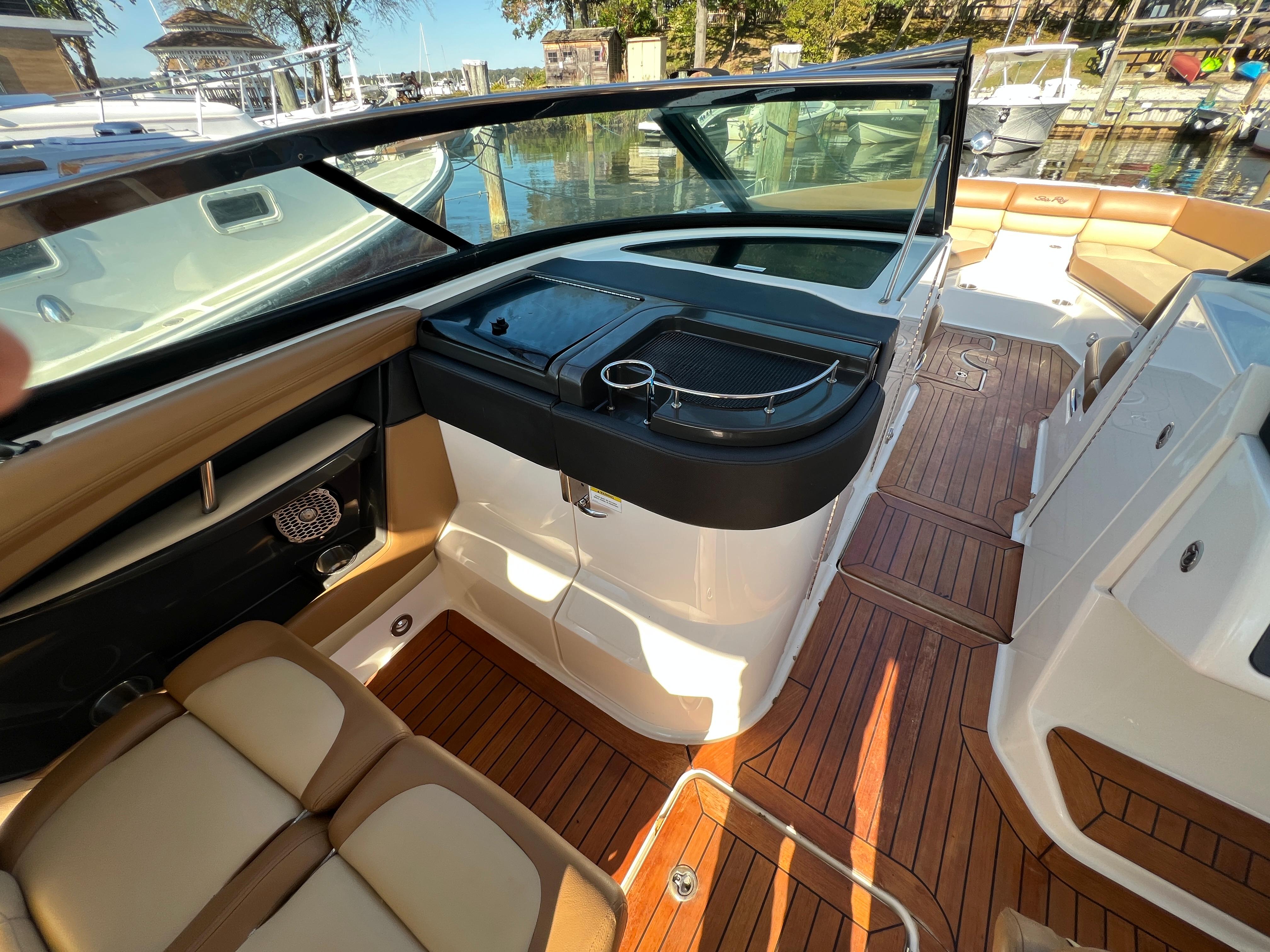 2014 Sea Ray® 230 SLX - Bow Rider w/Hinged Cushions & Storage Below