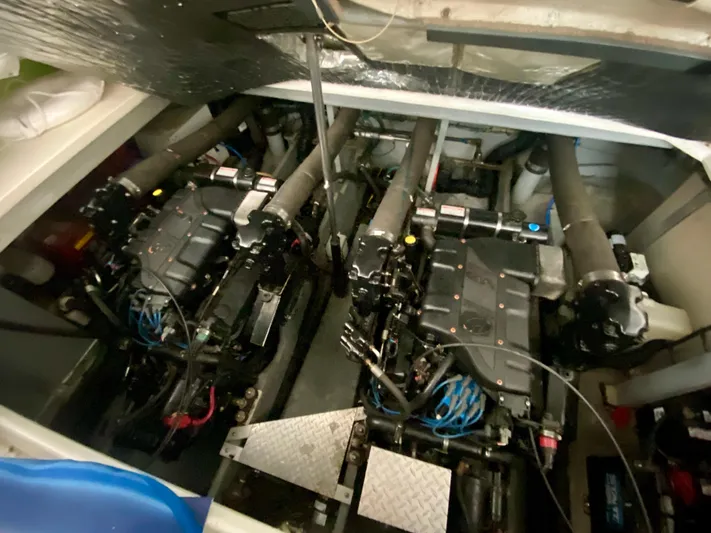  Yacht Photos Pics Engine room of a 1999 Sea Ray 400 Sundancer with dual engines.