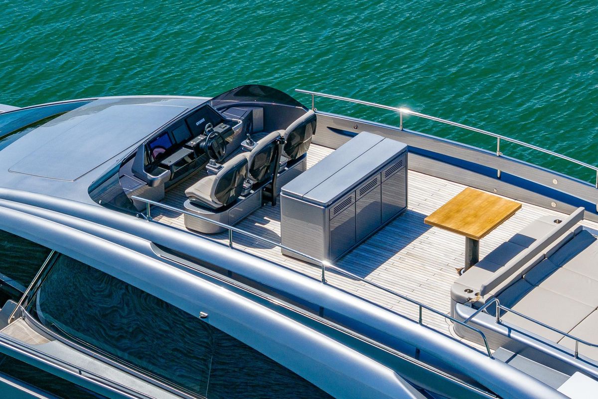 2025 Pershing 80 
