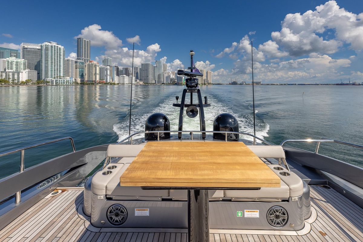 2025 Pershing 80 