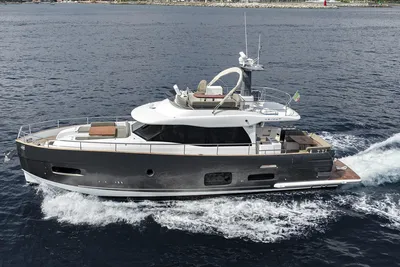Azimut Magellano 53
