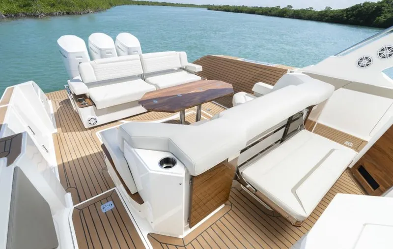 Zippy Yacht Photos Pics 