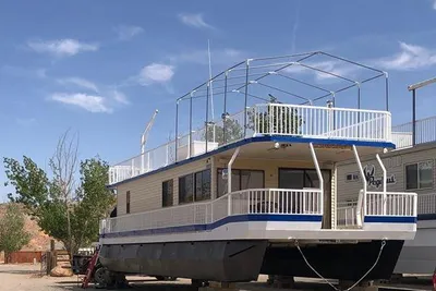 Hanson Houseboat