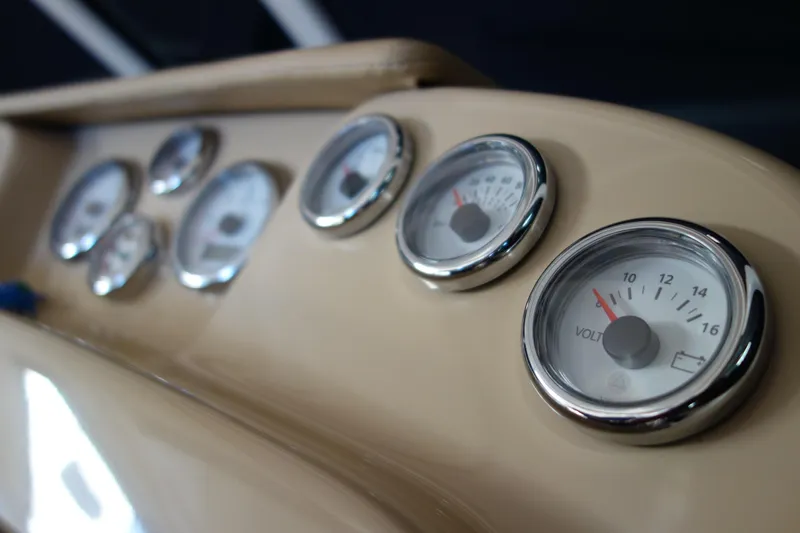 Sea Salt Yacht Photos Pics ENGINE GAUGES